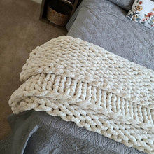 Load image into Gallery viewer, Chunky Knit Blanket