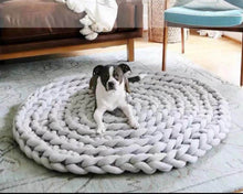 Load image into Gallery viewer, Knit Round Mat